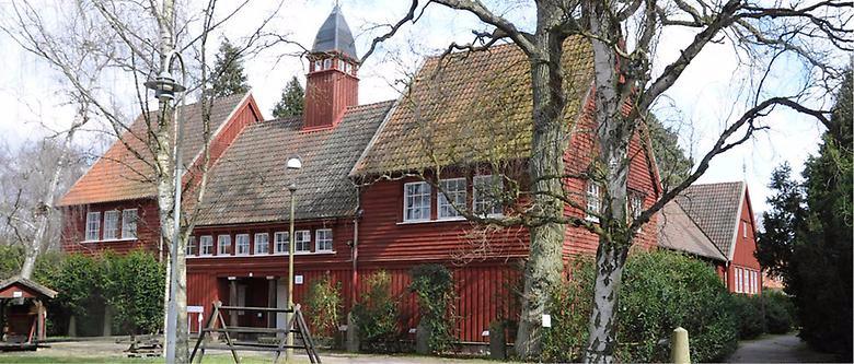 Lantbruksmuseet i Alnarp. Röd trävirkesbyggnad.
