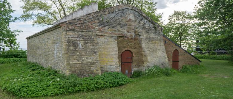 Äldre, murad byggnad som tidigare innehöll tegelbruk